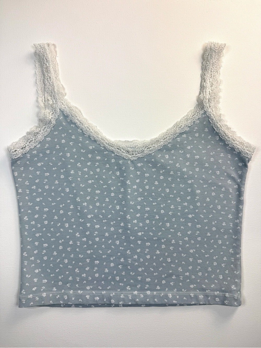Brandy Melville Lace Trim Floral Crop Tank Top Cami Blue and White One Size